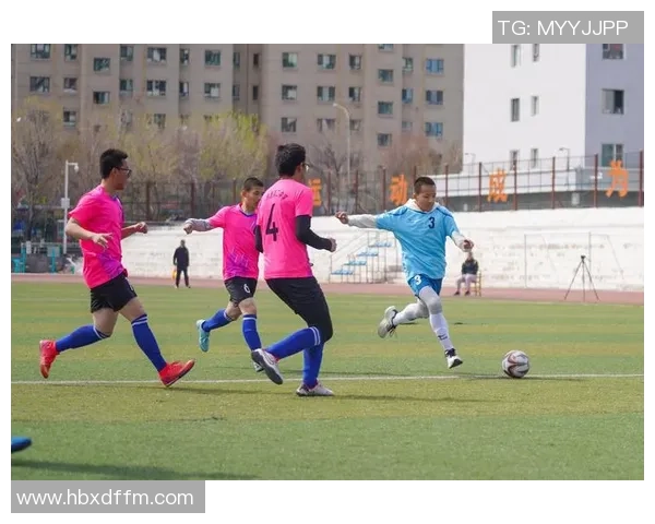 《闪耀绿茵场的足球明星们用激情与荣耀点亮世界足球之巅》