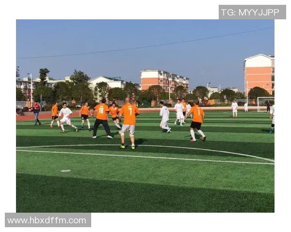 以古诗为韵描绘绿茵豪情赞球星风采共赏足球之美