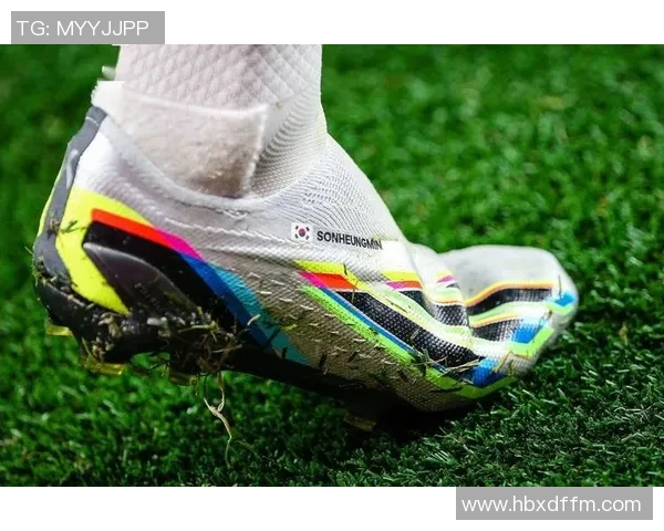 穿上球星同款儿童足球鞋 助力梦想起航 成为赛场新星